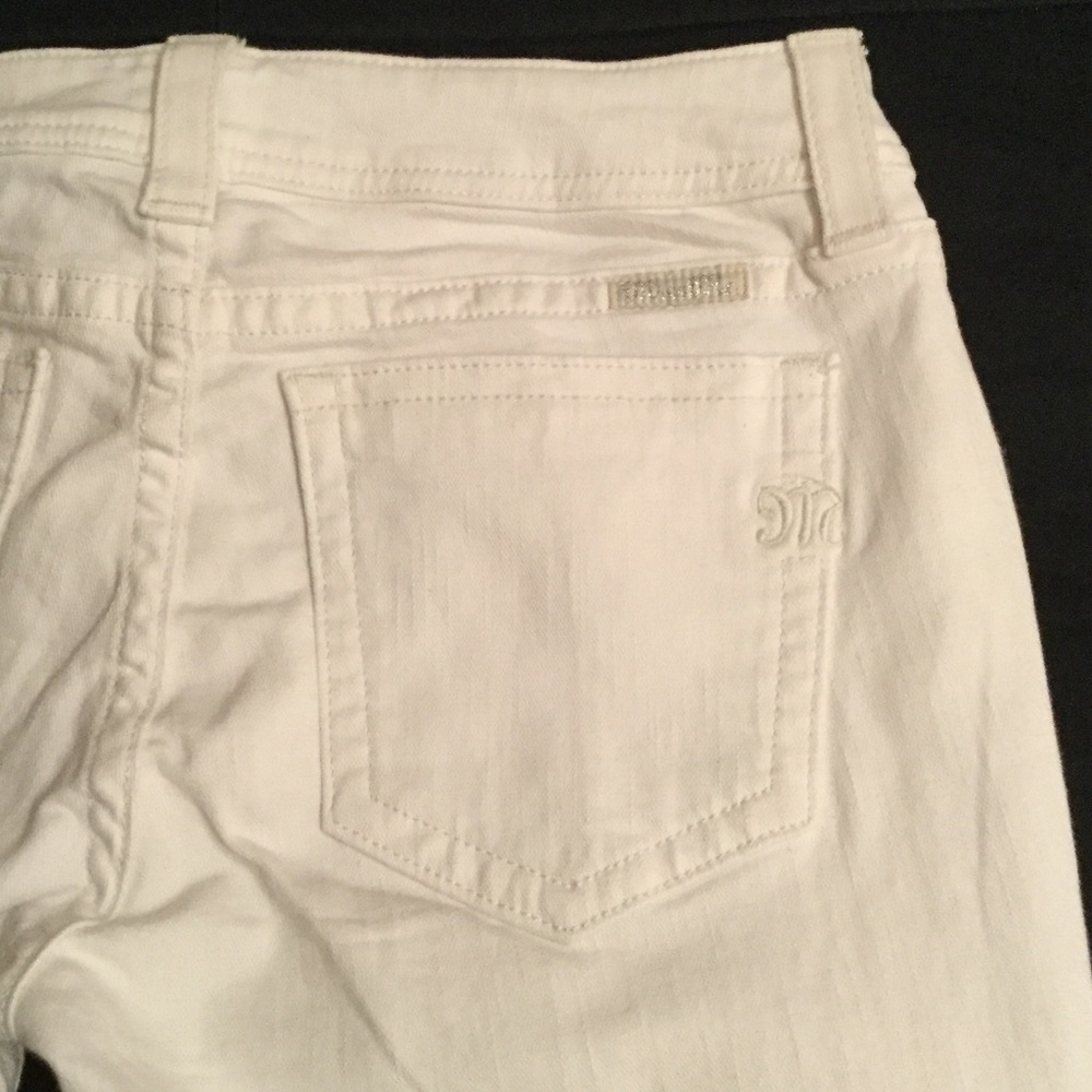 Stretchy White Distressed Miss Me Signature Capri